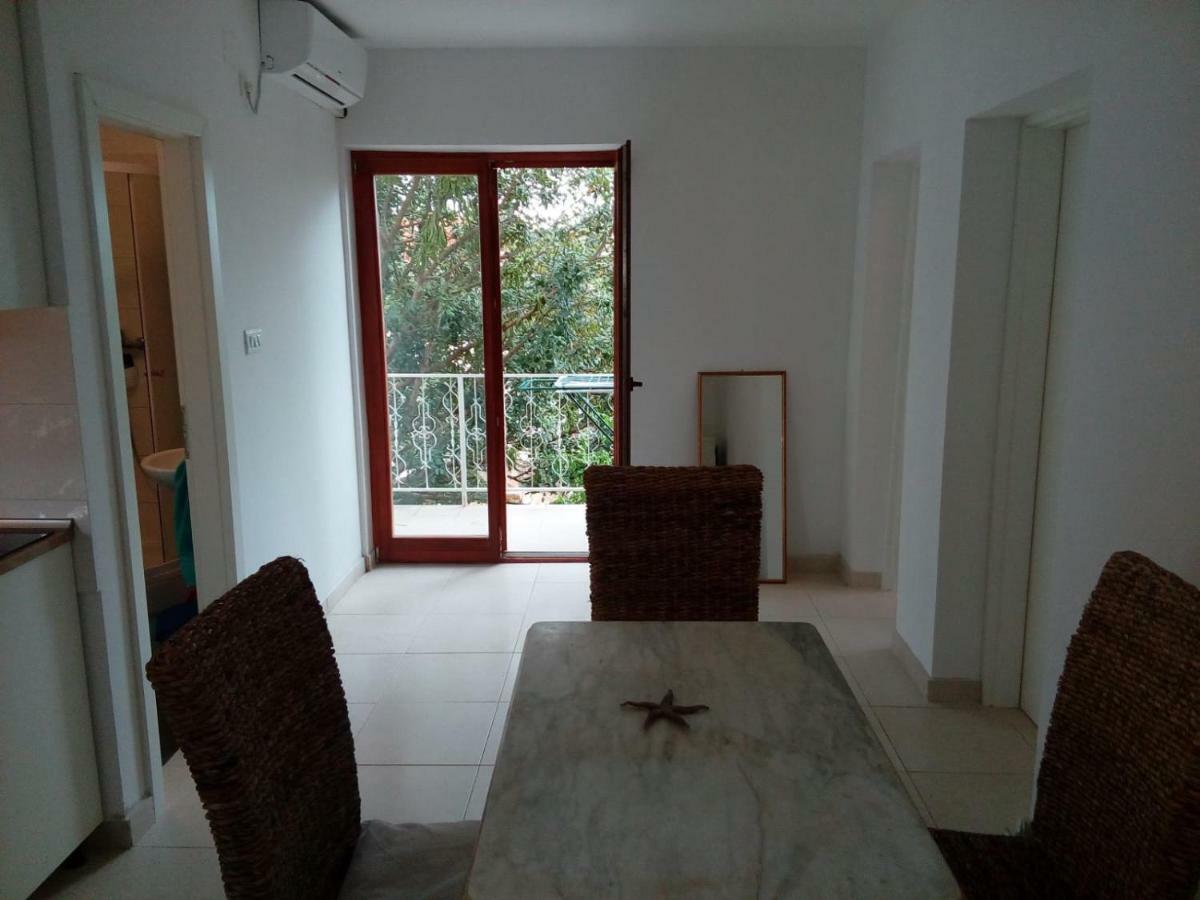 Appartamento Relax Garden Stari Grad  Esterno foto