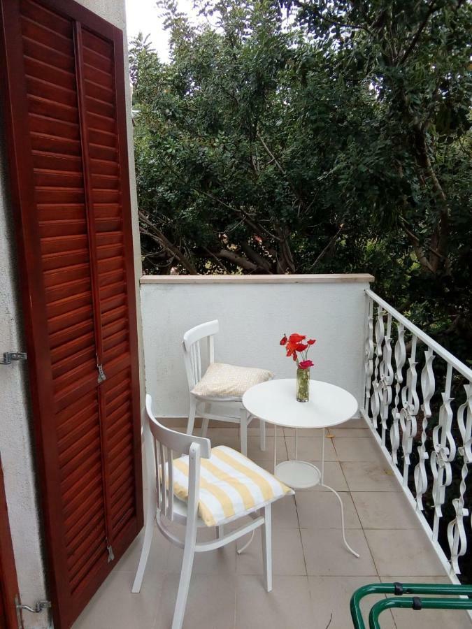 Appartamento Relax Garden Stari Grad  Esterno foto