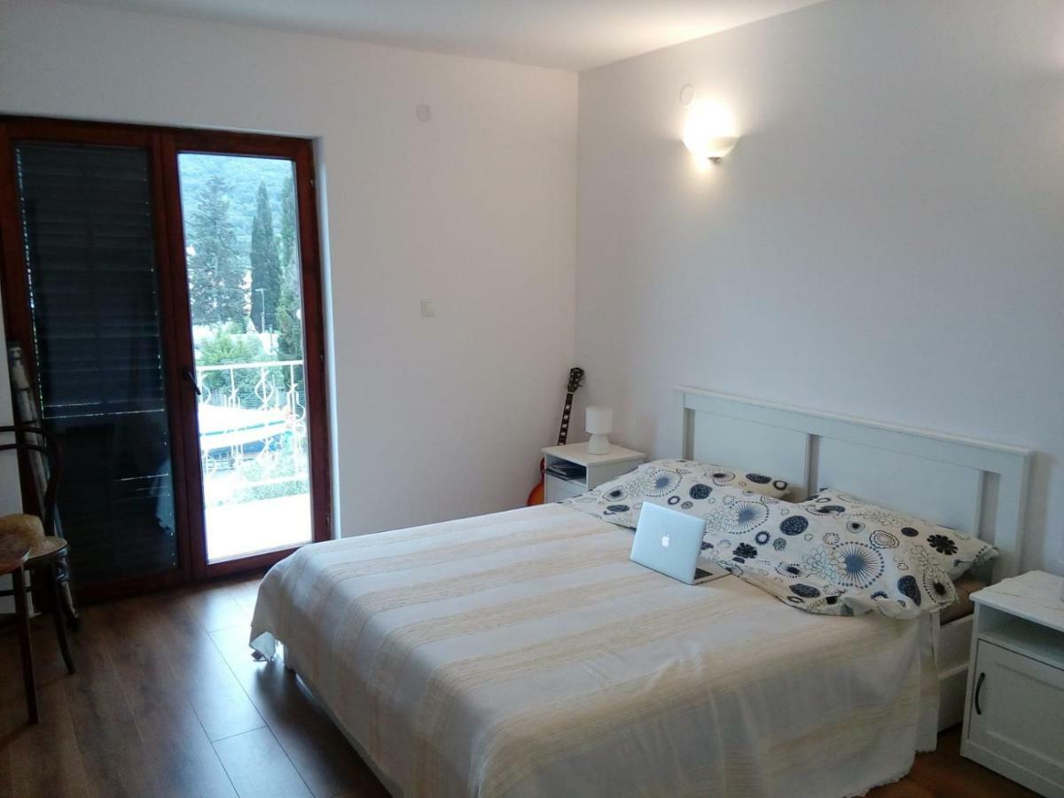 Appartamento Relax Garden Stari Grad  Esterno foto